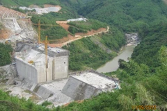 Rung chấn hồ thủy điện Đăk Đrinh, người dân hoang mang