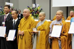 Trao quyết định thành lập Hội Phật tử Việt Nam tại Nhật Bản