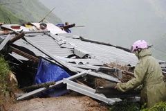 Thủ tướng Chính phủ Lào gửi điện thăm hỏi thiệt hại do bão số 3