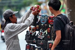 [Photo] Người thổi hồn cho mặt nạ tuồng ở TP Hồ Chí Minh