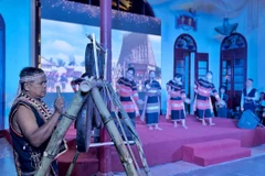 Đắm mình trong không gian văn hóa Cồng chiêng Tây Nguyên và nghệ thuật Xòe Thái