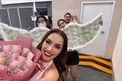 Á hậu Lê Hoàng Phương “càn quét” sàn diễn thời trang quốc tế tại Thái Lan