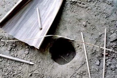 Độc đáo nghi lễ làm trống đất cầu mưa của dân tộc Cor 