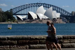 Australia tiếp nhận hơn 500 người tị nạn Afghanistan