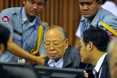 Tòa án xét xử Khmer Đỏ tạm thời có tiền trả lương nhân viên bản địa