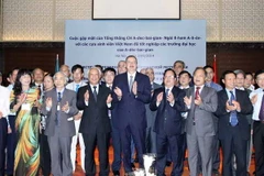 Tổng thống Azerbaijan gặp gỡ cựu lưu học sinh Việt Nam