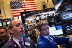 Sự lây lan của Ebola khiến thị trường chứng khoán Mỹ chao đảo 