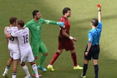 Pepe đứng trước án treo giò 3 trận do nhận thẻ đỏ trực tiếp