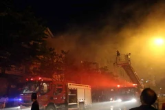 Tây Ninh: Cháy lớn thiêu rụi 20 kiốt chợ biên giới Hòa Bình