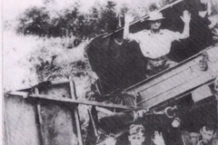 Triển lãm chuyên đề "Điện Biên xưa - nay và chiến thắng Đăk Pơ"