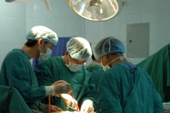 Nối thành công bàn tay bị đứt lìa sau ca phẫu thuật hơn 7 tiếng