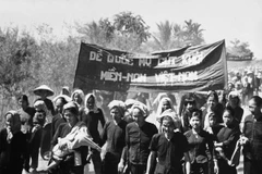 Triển lãm “Tự hào 39 năm Đất nước trọn niềm vui”