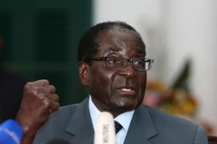 Liên minh châu Âu dỡ bỏ trừng phạt kinh tế đối với Zimbabwe 