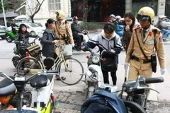 Hà Nội: Vẫn chưa tiến hành đăng ký được cho xe máy điện 