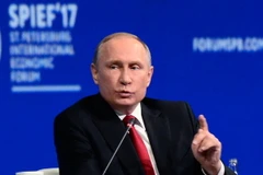 Tổng thống Nga Vladimir Putin trong một phiên họp ở Saint Petersburg ngày 2/6. (Nguồn: AFP/TTXVN)