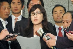 Bộ trưởng Quốc phòng Nhật Bản Tomomi Inada trả lời phỏng vấn báo chí ở Tokyo ngày 14/5. (Nguồn: Kyodo/TTXVN)