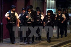 Cảnh sát phong tỏa hiện trường vụ tấn công ở Cầu London ngày 3/6. (Nguồn: AFP/TTXVN)