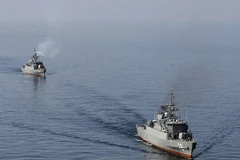 Tàu hải quân Iran tham gia cuộc diễn tập quân sự Valayat-90 tại eo biển Hormuz. (Nguồn: Sputnik/TTXVN)