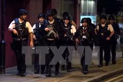 Cảnh sát phong tỏa hiện trường vụ tấn công ở Cầu London ngày 3/6. (Nguồn: AFP/TTXVN)