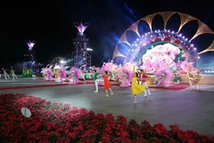Một tiết mục nghệ thuật trong lễ khai mạc Festival hoa Đà Lạt lần thứ 7. (Ảnh: Nguyễn Dũng/TTXVN)