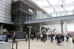 Lối vào sân vận động Manchester Arena, nơi từng xảy ra vụ đánh bom khủng bố, ngày 30/5. (Nguồn: AFP/TTXVN)