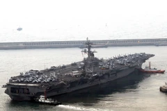 Tàu USS Carl Vinson tại cảng Busan, Hàn Quốc ngày 20/3. (Nguồn: EPA/TTXVN)