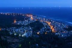  Một góc đảo Phú Quý về đêm. (Ảnh: Ngọc Hà/TTXVN.)