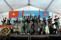 Một chương trình văn nghệ tại Không gian văn hóa Việt. (Ảnh: Phạm Văn Thắng/TTXVN)