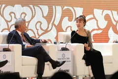 Bà Nguyễn Thị Phương Thảo, Tổng Giám đốc Hãng hàng không Vietjet Air phát biểu tại Đối thoại "Kết nối để phát triển" trong khuôn khổ Hội nghị Thượng đỉnh Doanh nghiệp APEC 2017. (Nguồn: TTXVN)