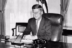 Cố Tổng thống John F. Kennedy tại Nhà Trắng ngày 1/1/1961. (Nguồn: AFP/TTXVN)