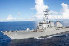 Tàu khu trục USS John S. McCain của Hải quân Mỹ. (Nguồn: EPA/TTXVN)