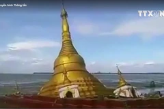 [Video] Cận cảnh ngôi chùa vàng Myanmar chìm dần trong nước lũ