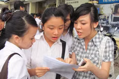 Thí sinh trong kỳ thi tốt nghiệp trung học phổ thông 2010. (Ảnh: Phạm Mai/Vietnam+).