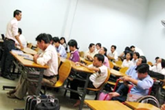Thí sinh chờ phỏng vấn tại Đại học Văn Lang. (Ảnh: dhdlvanlang.edu.vn)