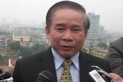 Thứ trưởng Bộ Giáo dục và Đào tạo Bùi Văn Ga trả lời phỏng vấn báo chí. (Ảnh: Internet)