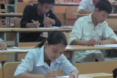 Thí sinh dự thi đại học năm 2011 tại Học viện Hành chính. (Ảnh: Phạm Mai/Vietnam+)