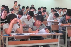 Thí sinh dự thi tại Đại học Kinh doanh và Công nghệ Hà Nội năm 2011. (Ảnh: Phạm Mai/Vietnam+)