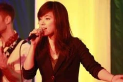 Thí sinh tham dự thi hát tiếng Pháp 2011. (Ảnh: Internet) 