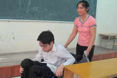 Năm nay, các thí sinh khuyết tật đã được ưu tiên xét miễn thi đại học. (Ảnh: Phạm Mai/Vietnam+)