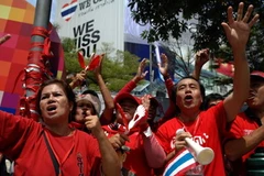 Người biểu tình "áo đỏ " tập trung tại giao lộ Ratchaprasong. (Ảnh: THX/TTXVN)