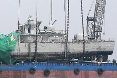 Phần đuôi tàu Cheonan được trục vớt. (Ảnh: AFP/TTXVN) 