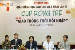 Các đại biểu tại lễ phát động "Giải biếm họa báo chí Việt Nam lần II. (Ảnh: Nhật Anh/TTXVN)