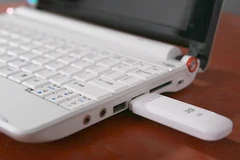 Với thiết bị Dcom 3G, chi phí truy cập Internet khá rẻ.