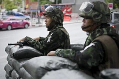 Binh sĩ Thái Lan tại một trạm gác ở Bangkok. (Ảnh: AFP/TTXVN) 