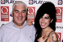 Cha con Winehouse. (Nguồn: Internet)