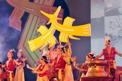 Màn biểu diễn nghệ thuật trong Lễ khai mạc. (Ảnh: Thanh Hà/TTXVN)