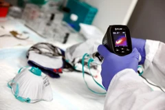 Khẩu trang mới do Israel sản xuất. (Nguồn: Reuters)