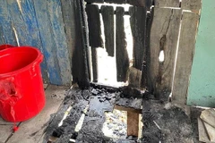 Tiền Giang: Điều tra vụ đốt nhà và bỏ thuốc trừ sâu vào lu nước