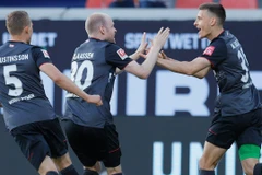 Bremen tiếp tục ở lại sân chơi Bundesliga. (Nguồn: foxsports)