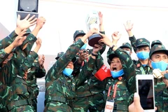 Việt Nam giành Cúp luân lưu Tank Biathlon tại Army Games 2020